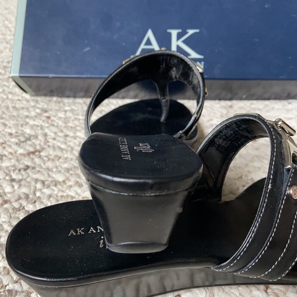 ANNE KLEIN iflex sandals - Picture 4 of 7